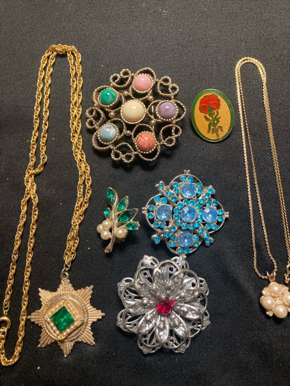 Gold-Tone & Pearl Vintage-Inspired Brooch and Necklace Set
